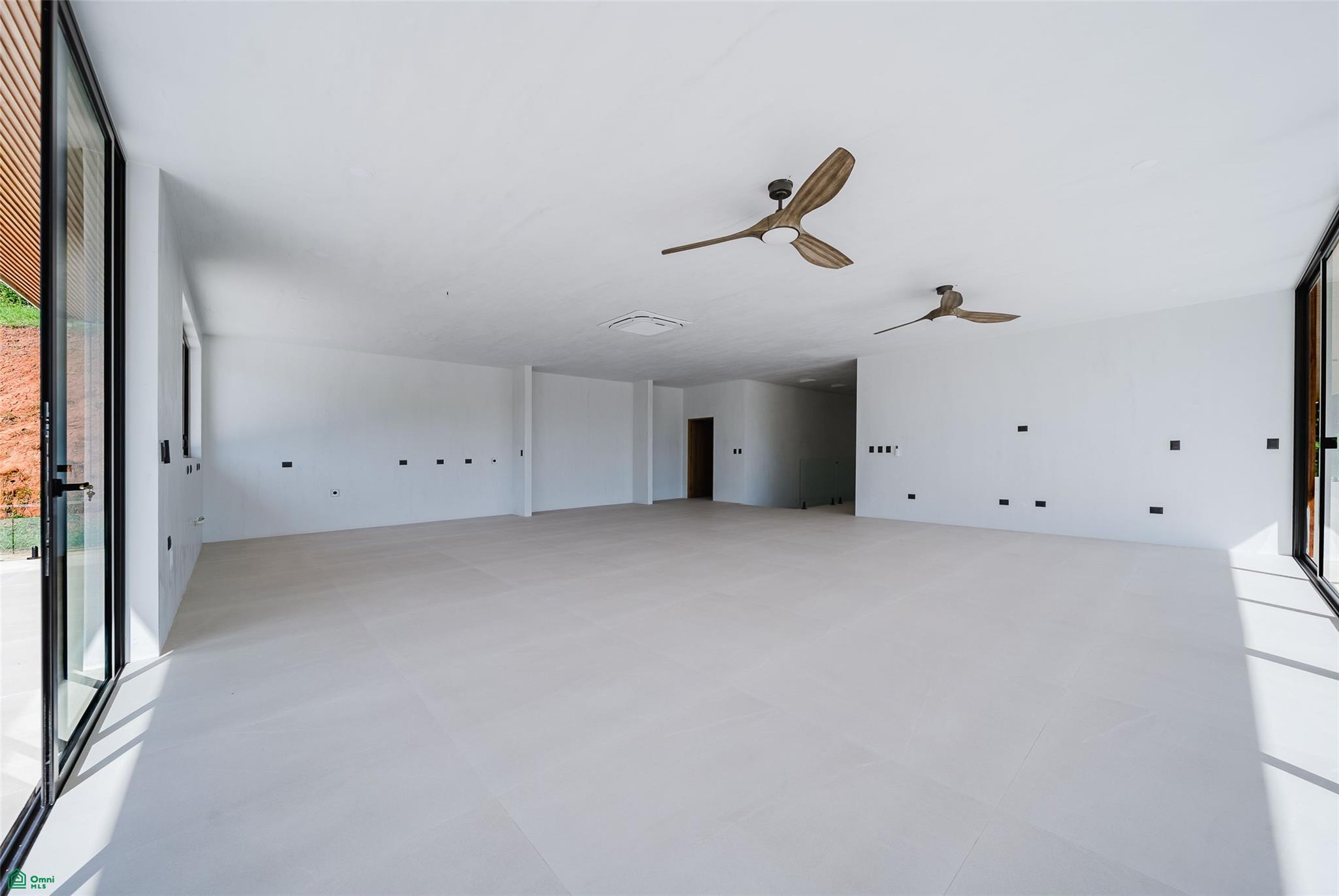 Brand New Luxury Residence
