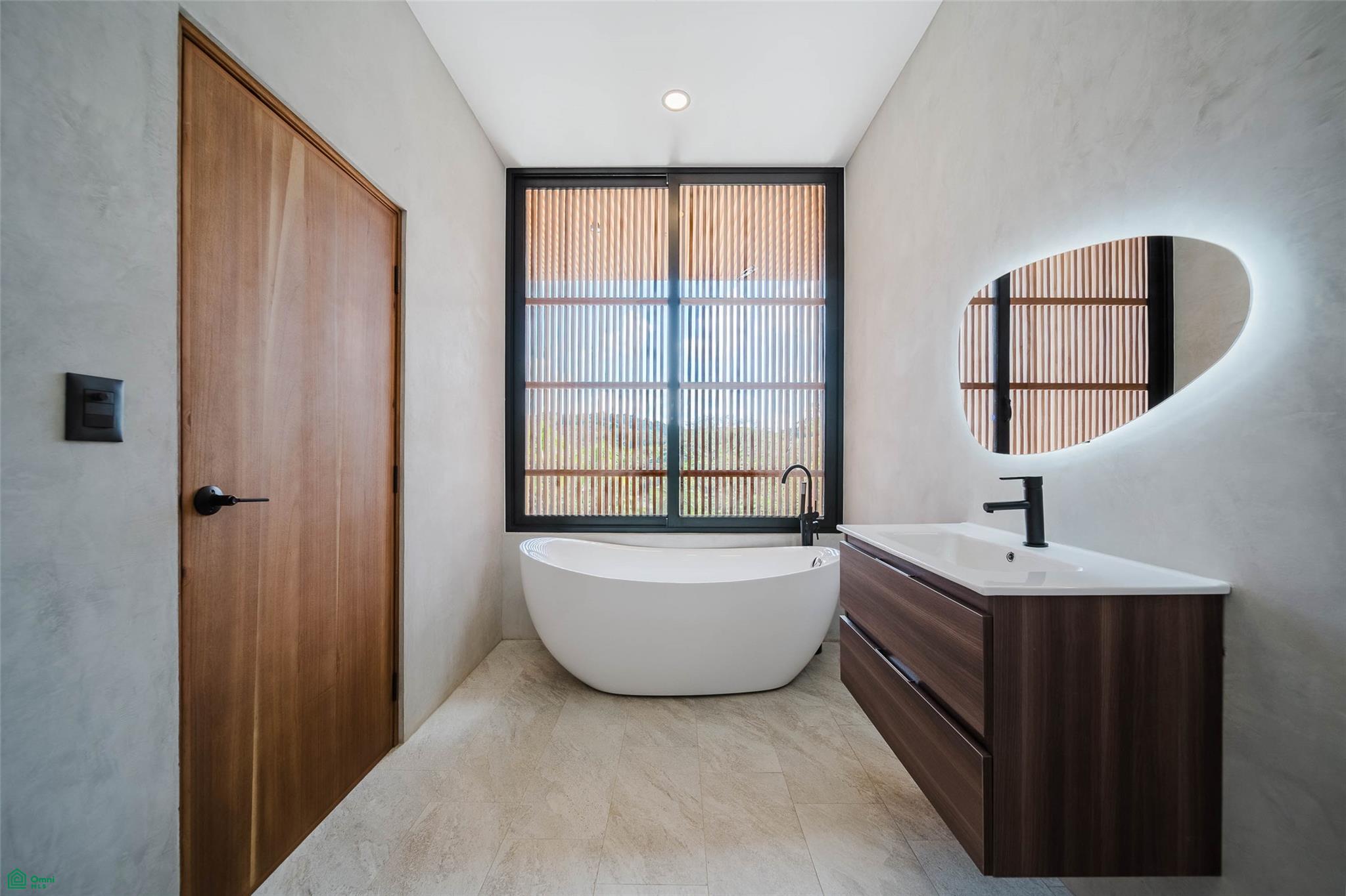 Brand New Luxury Residence