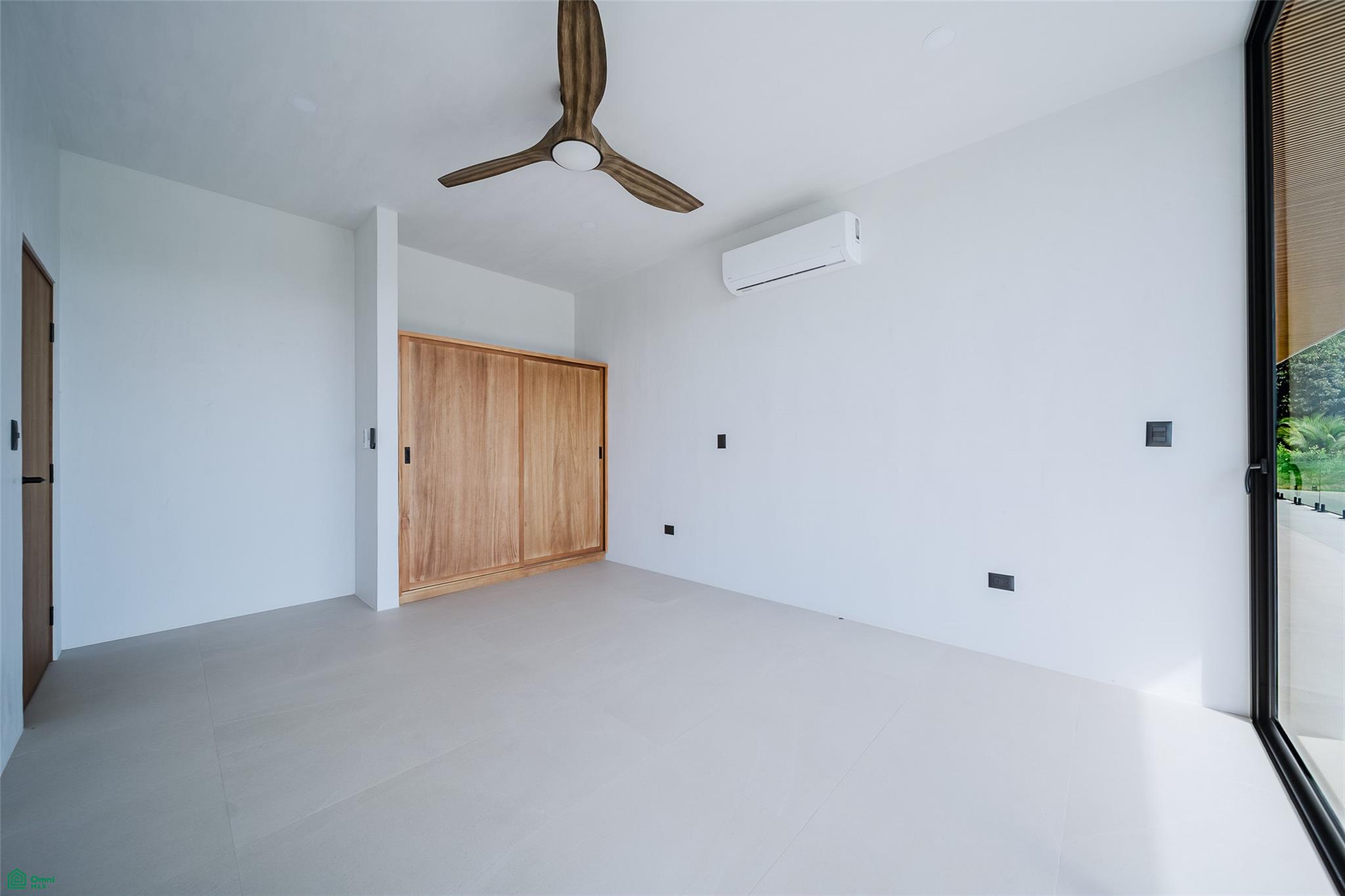 Brand New Luxury Residence