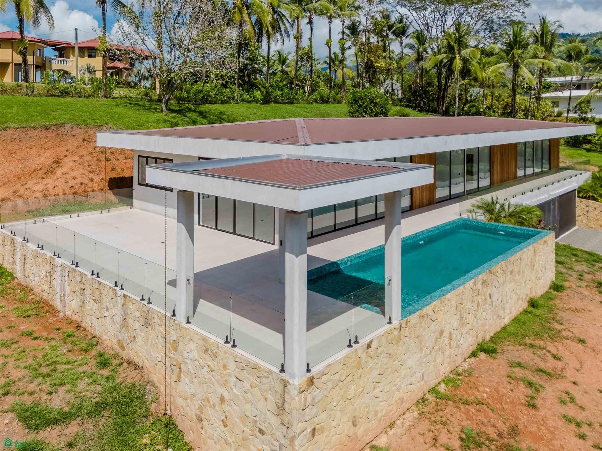 Brand New Luxury Residence
