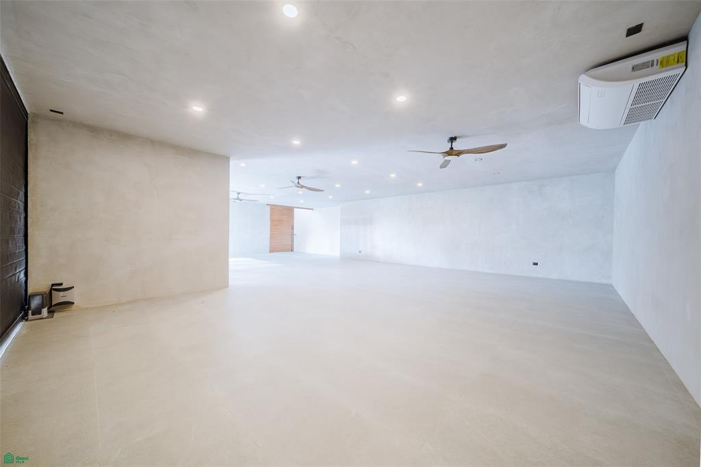 Brand New Luxury Residence