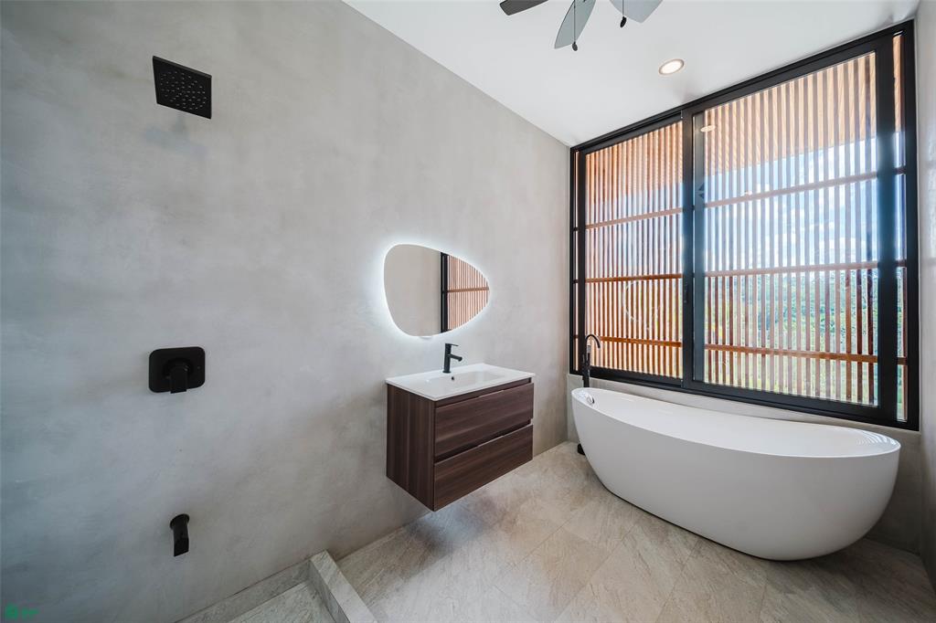 Brand New Luxury Residence