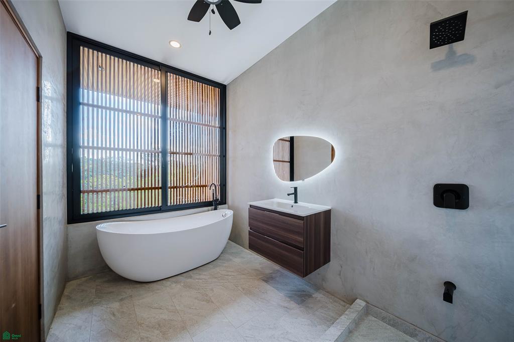 Brand New Luxury Residence