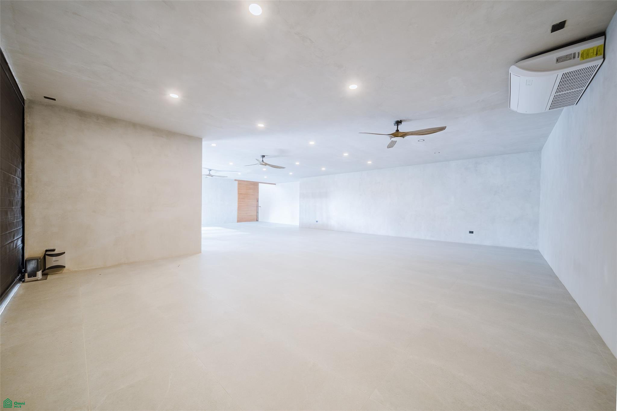 Brand New Luxury Residence