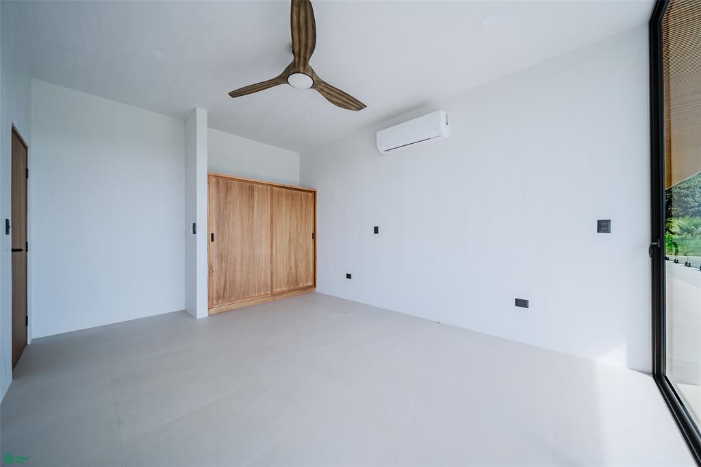 Brand New Luxury Residence