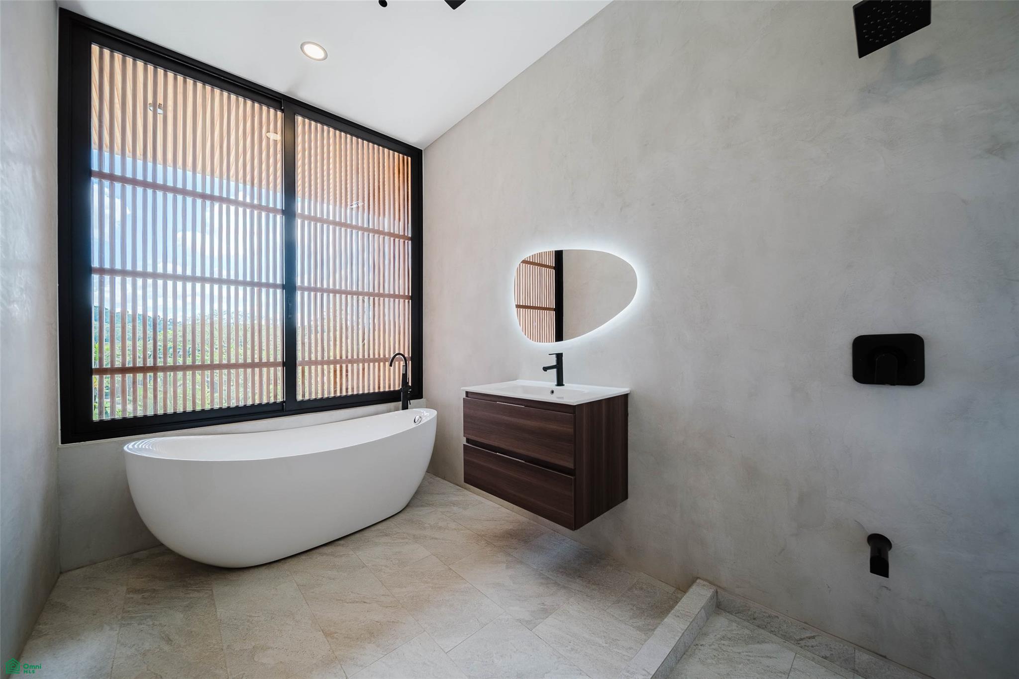 Brand New Luxury Residence