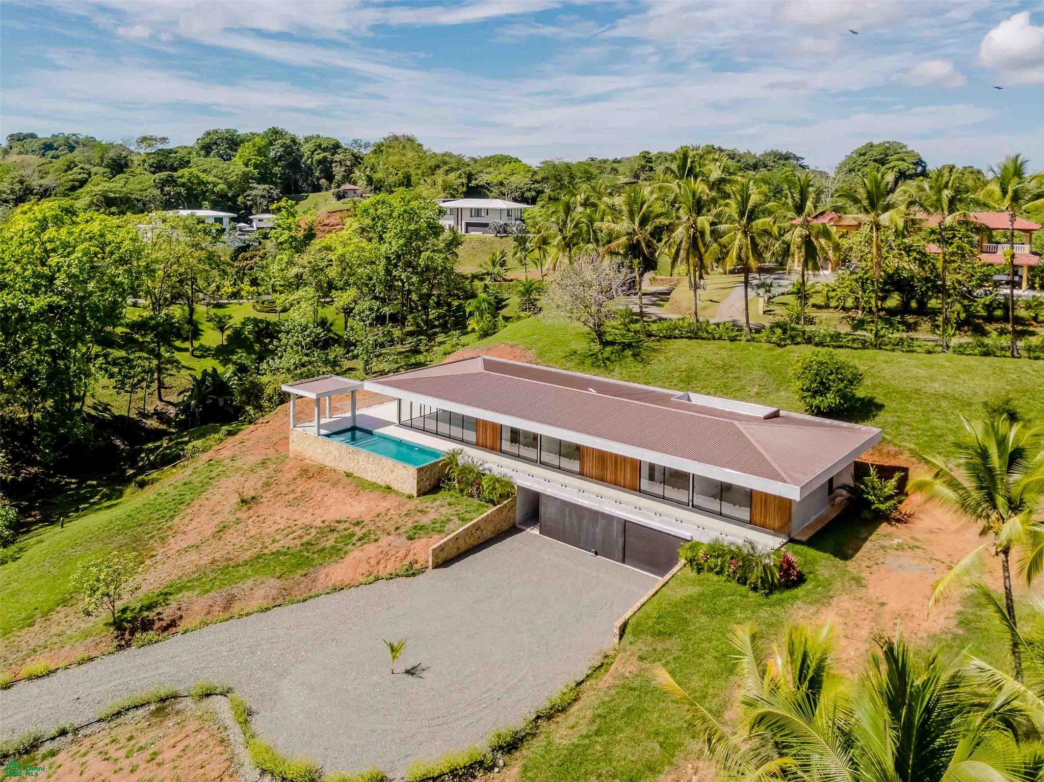 Brand New Luxury Residence