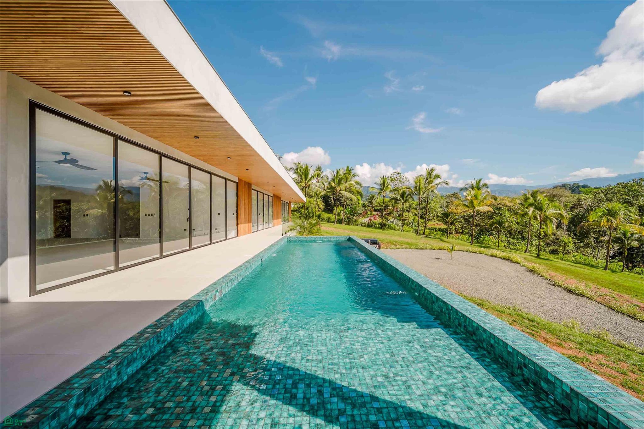 Brand New Luxury Residence