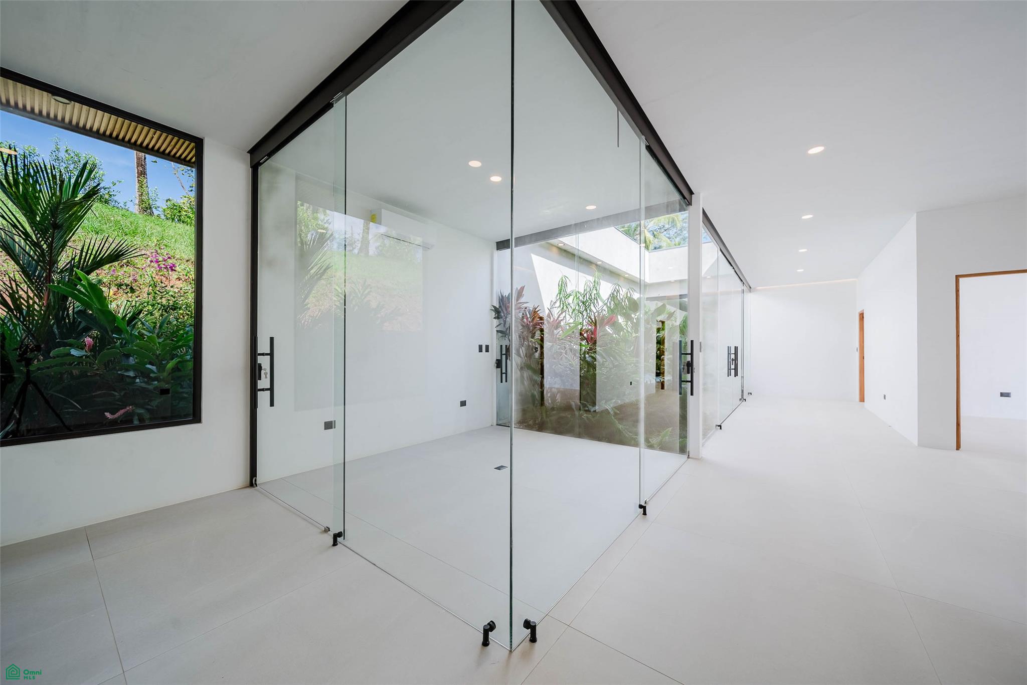 Brand New Luxury Residence
