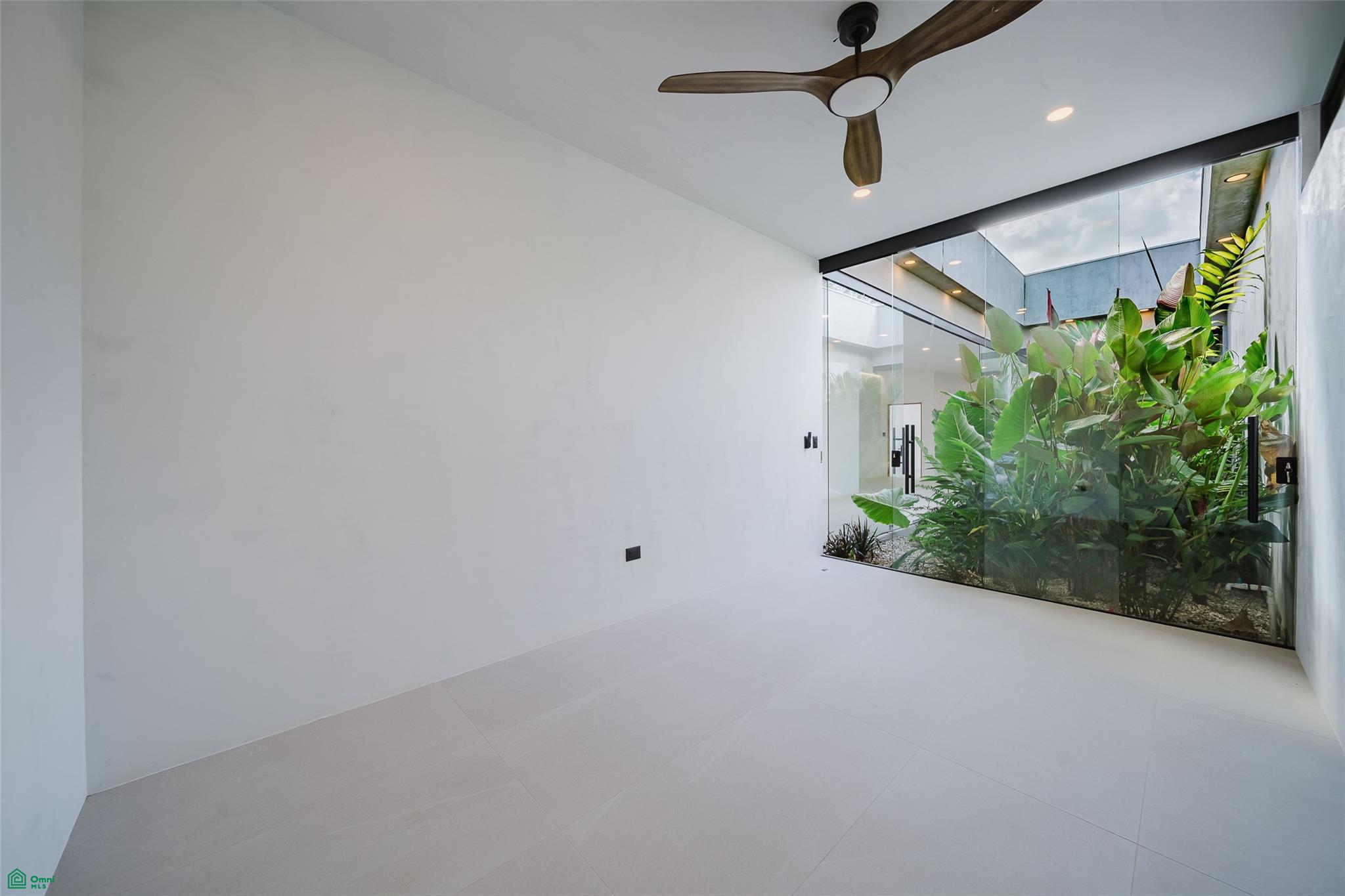 Brand New Luxury Residence