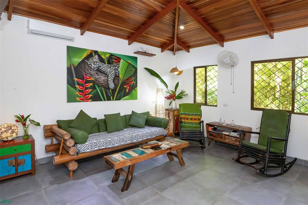Manuel Antonio, Quepos