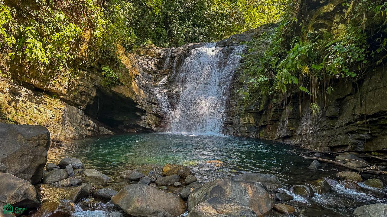 Luxury Waterfall Farm