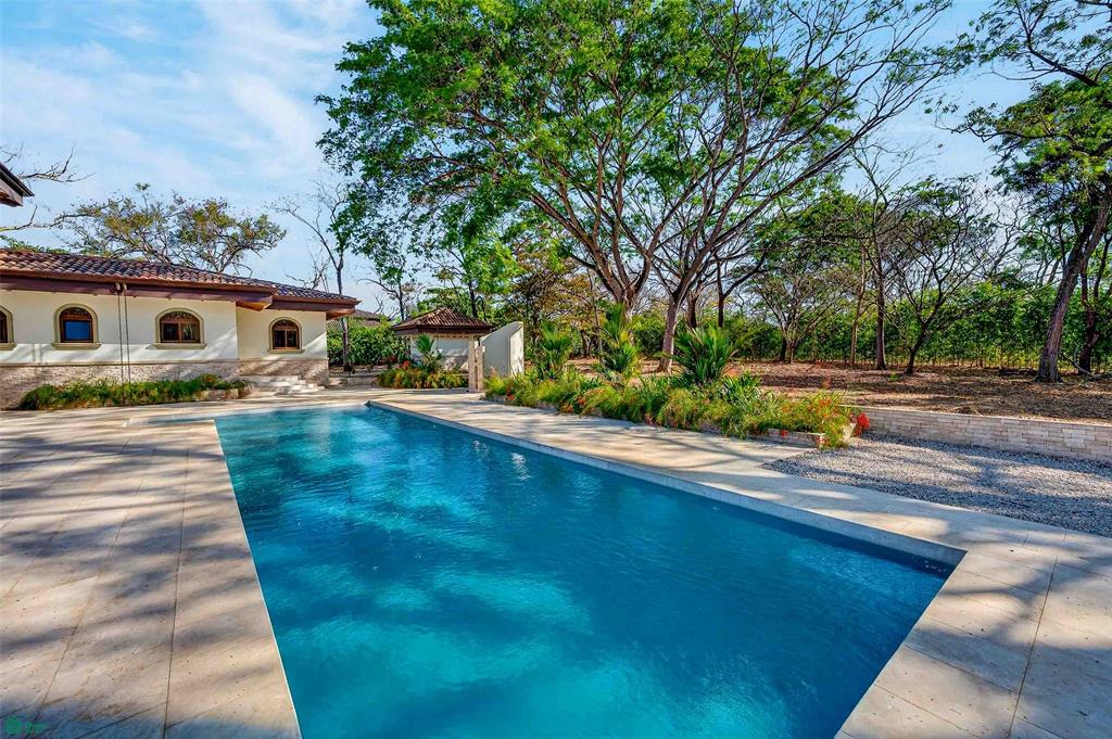 Brand New Luxury Home