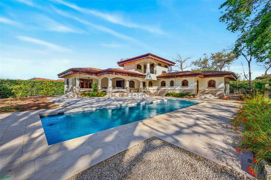 Brand New Luxury Home