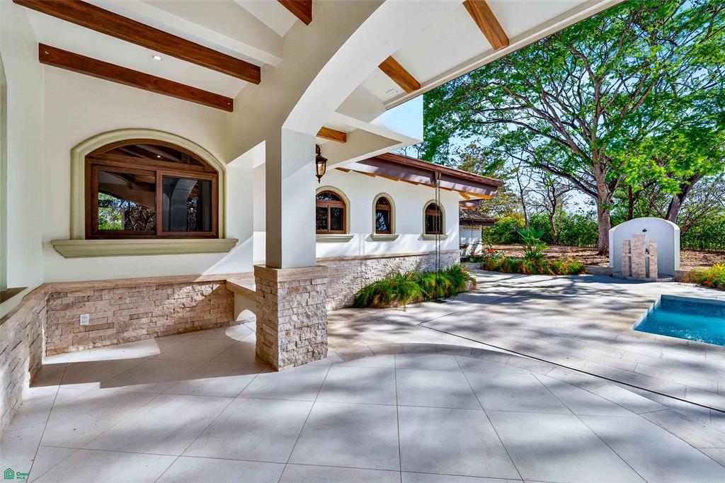 Brand New Luxury Home