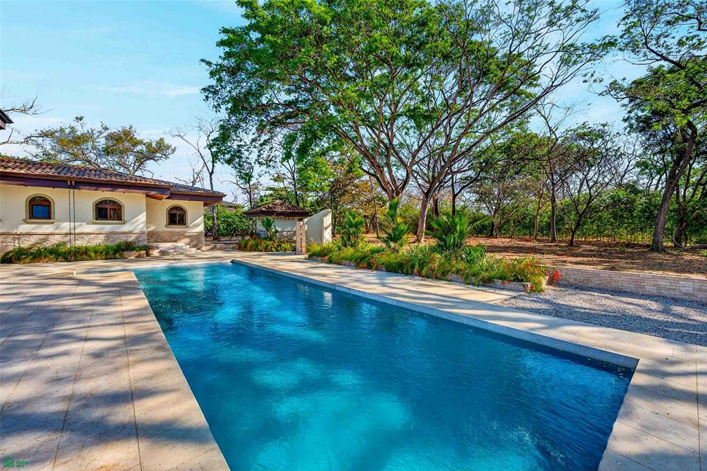 Brand New Luxury Home