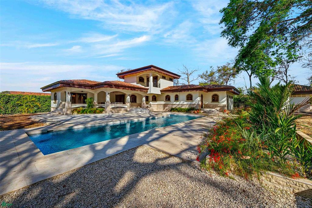 Brand New Luxury Home