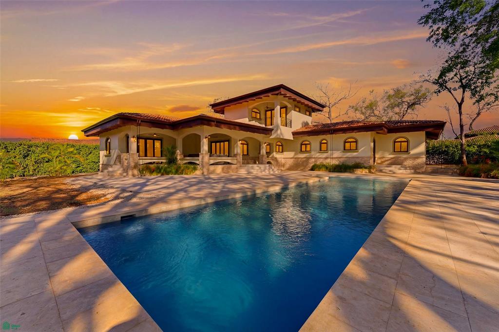 Brand New Luxury Home