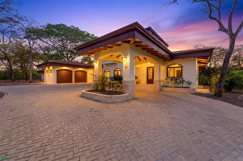 Brand New Luxury Home