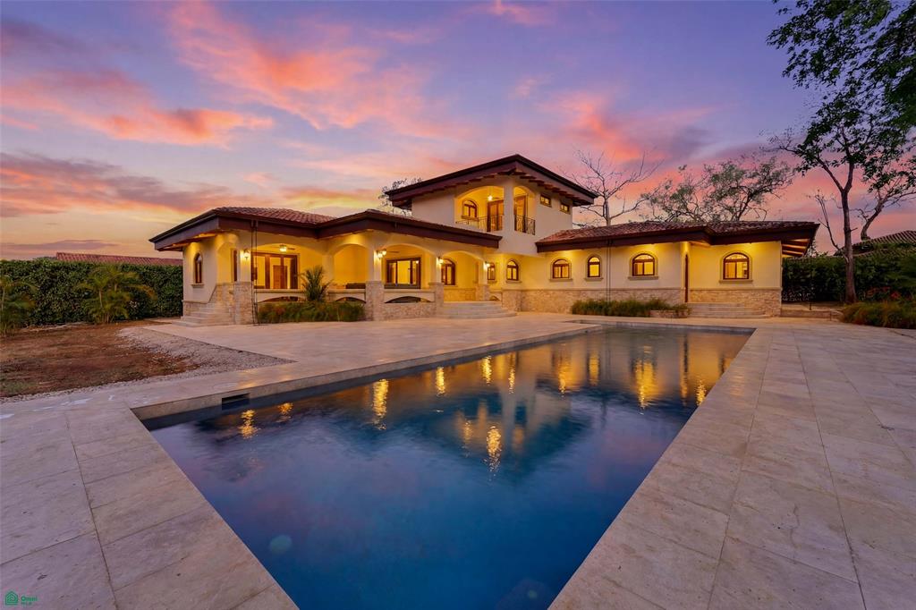 Brand New Luxury Home