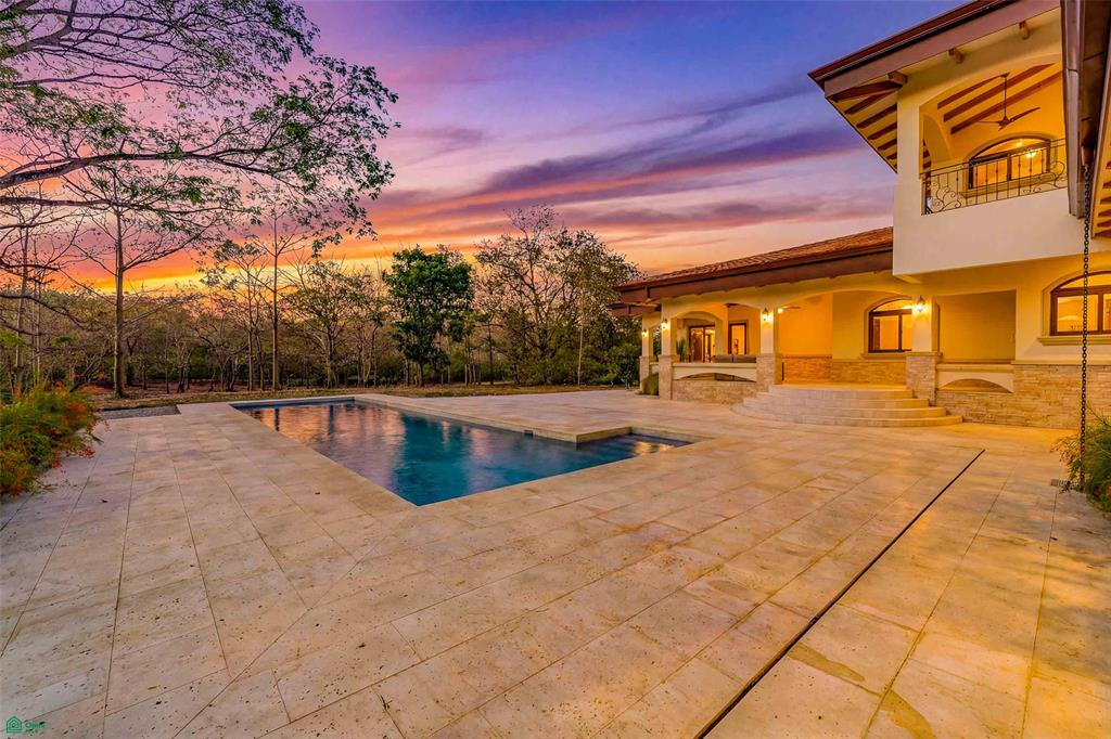 Brand New Luxury Home