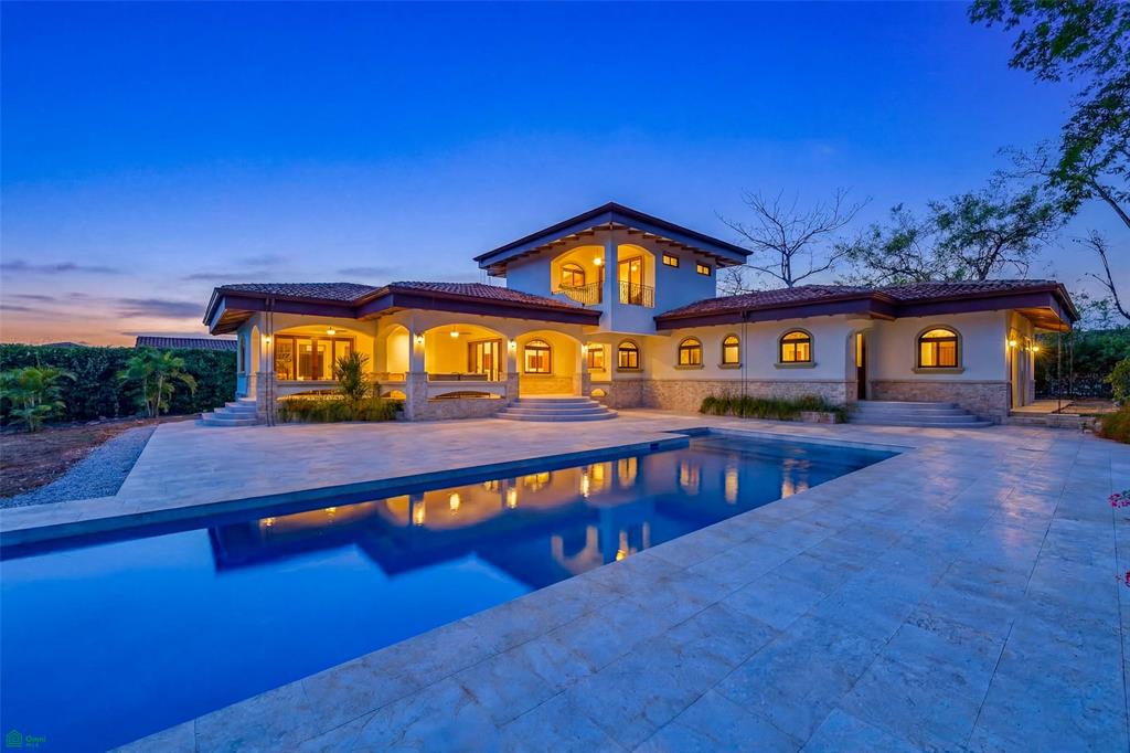 Brand New Luxury Home