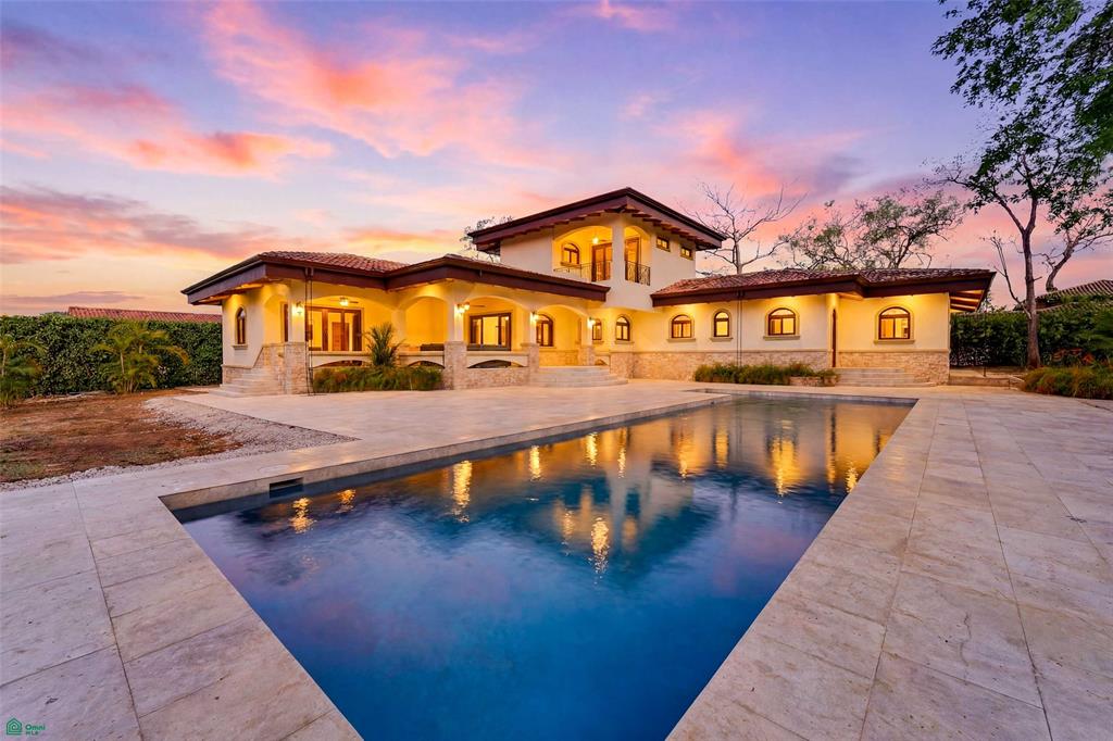 Brand New Luxury Home