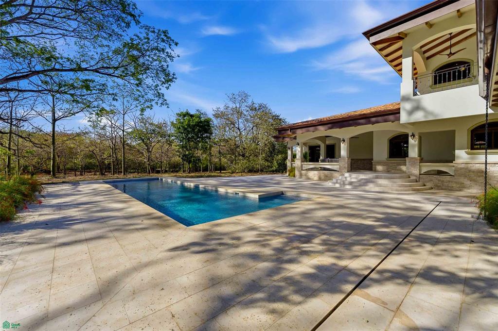 Brand New Luxury Home