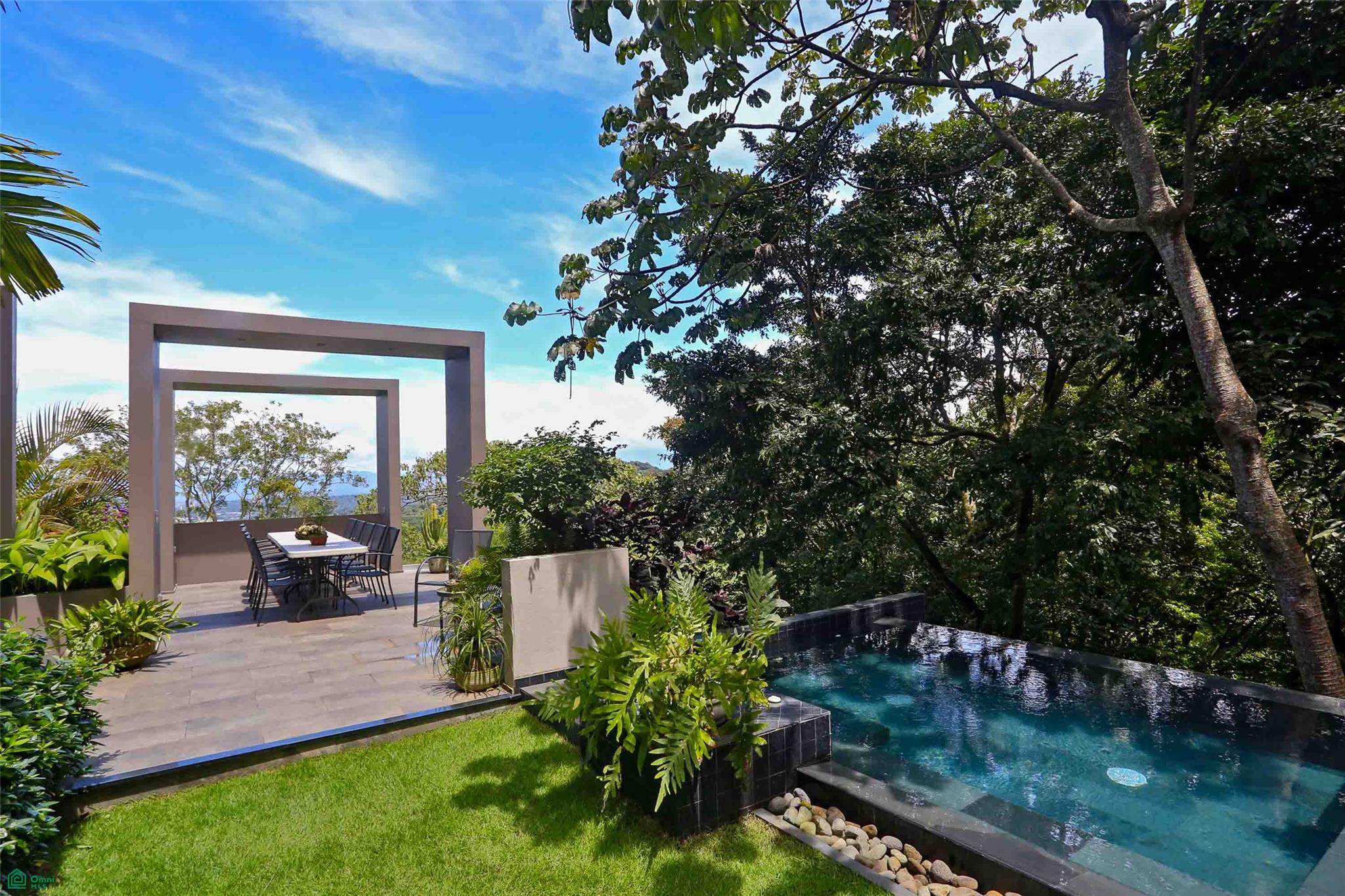 Contemporary Forest View Luxury Home
