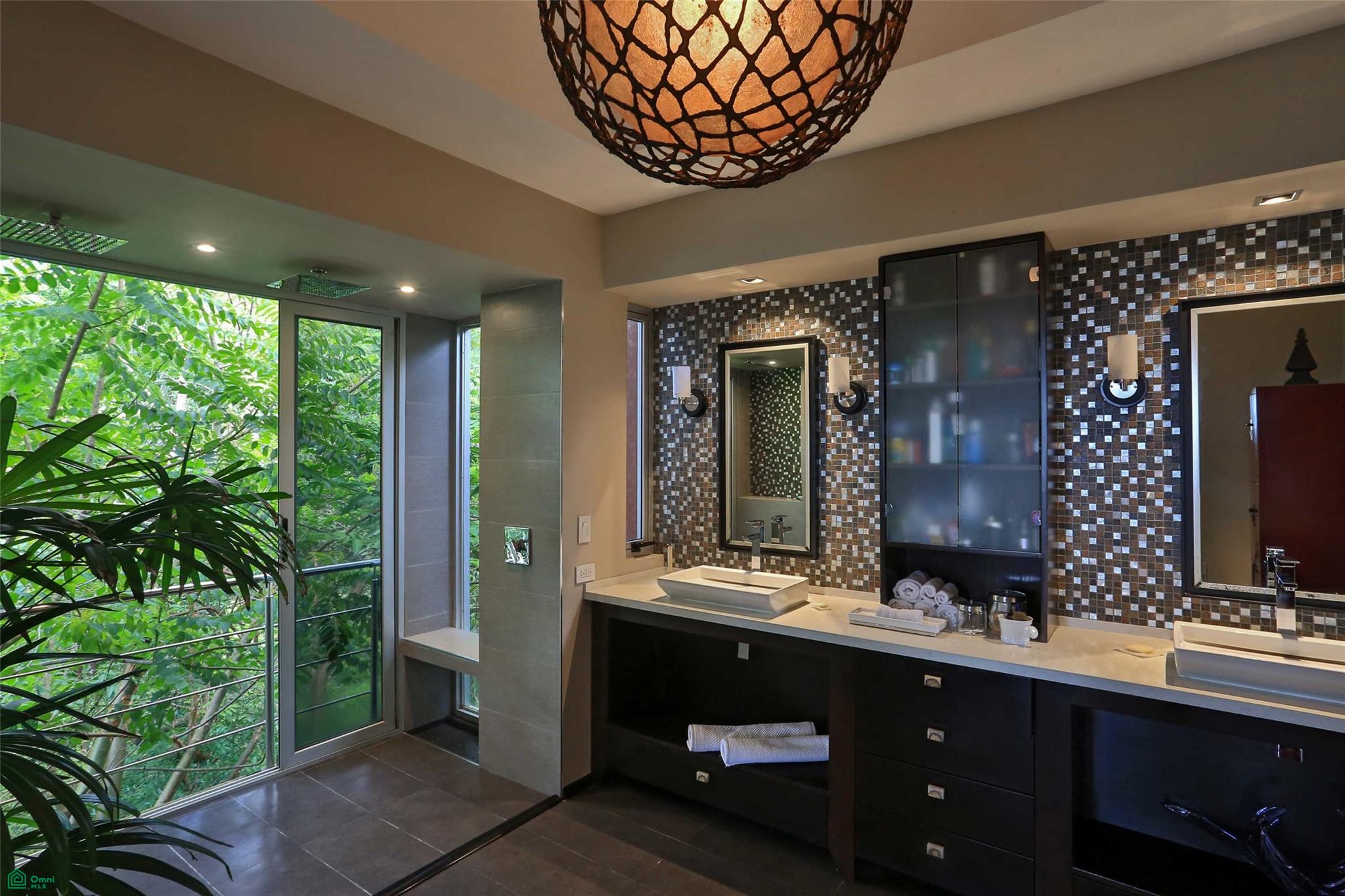 Contemporary Forest View Luxury Home