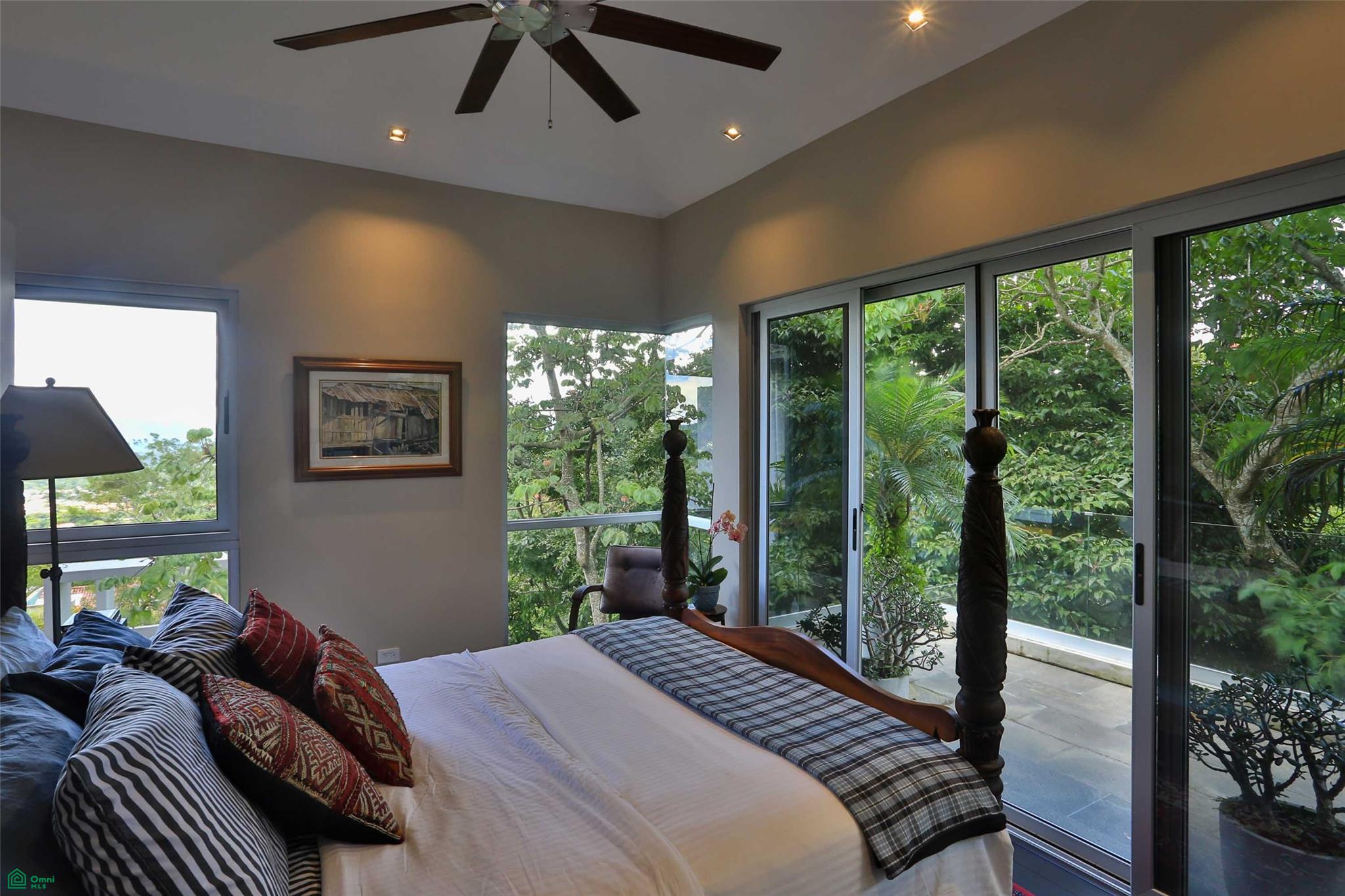 Contemporary Forest View Luxury Home