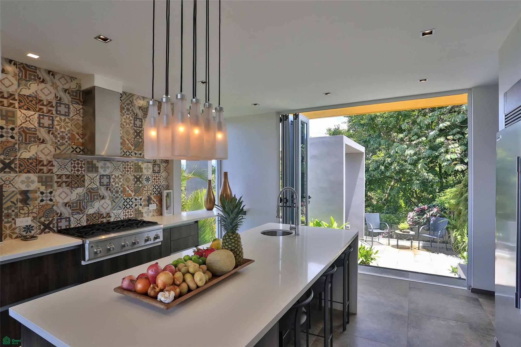 Contemporary Forest View Luxury Home