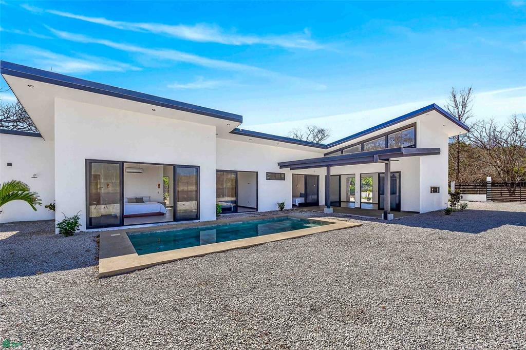 Modern Pool Home