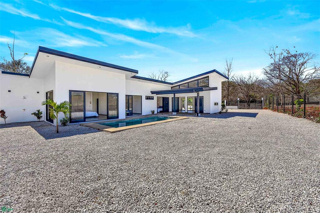 Modern Pool Home