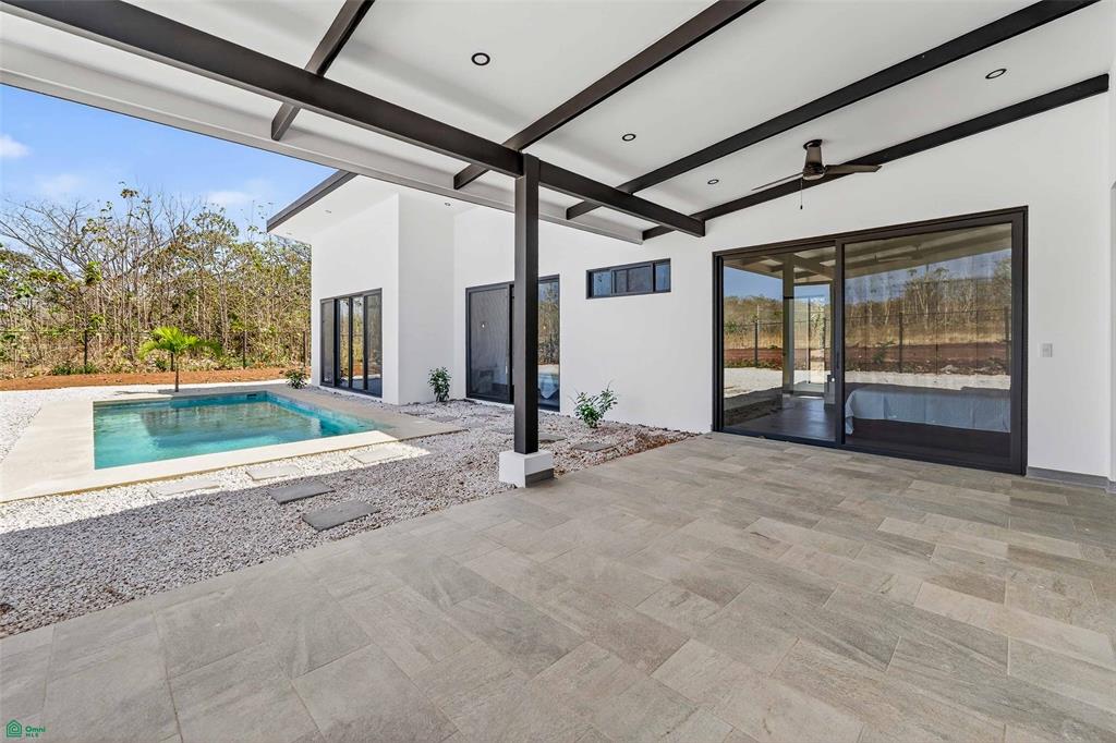 Modern Pool Home