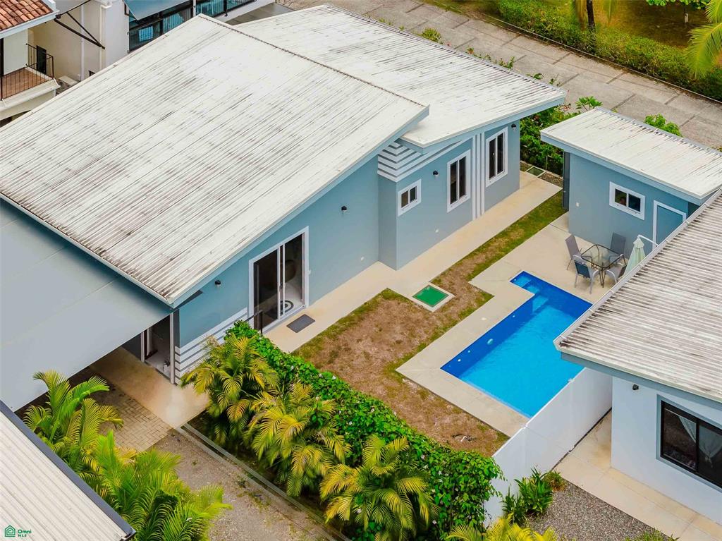 Modern Home Near Marina
