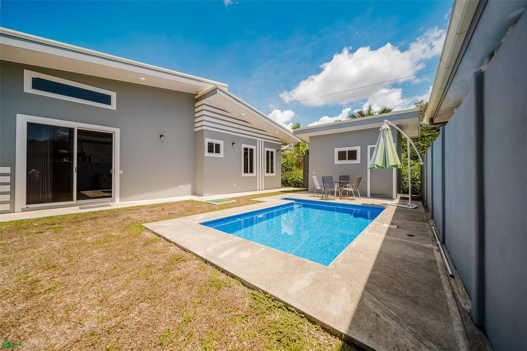 Modern Home Near Marina