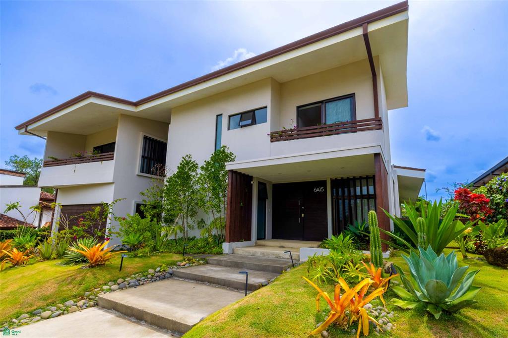 Modern Family Residence