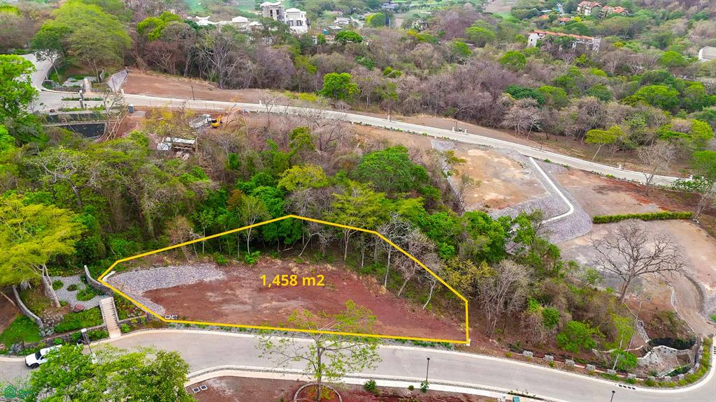 Luxury Private Lot