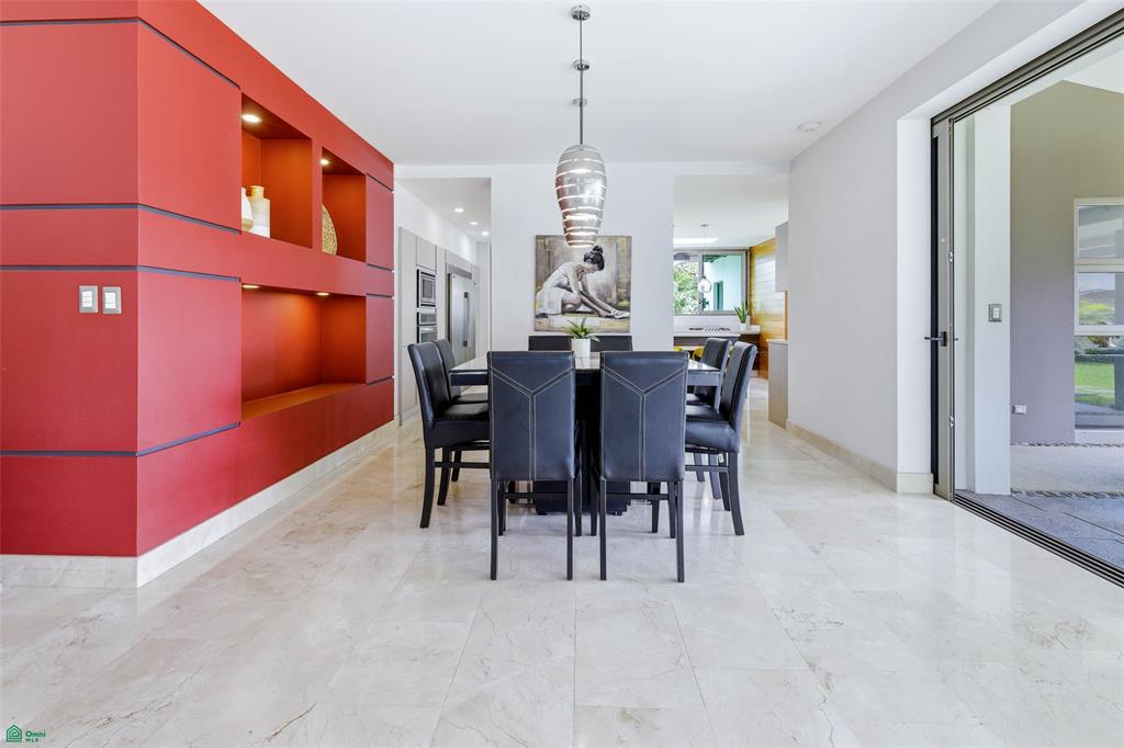 Contemporary Family Residence