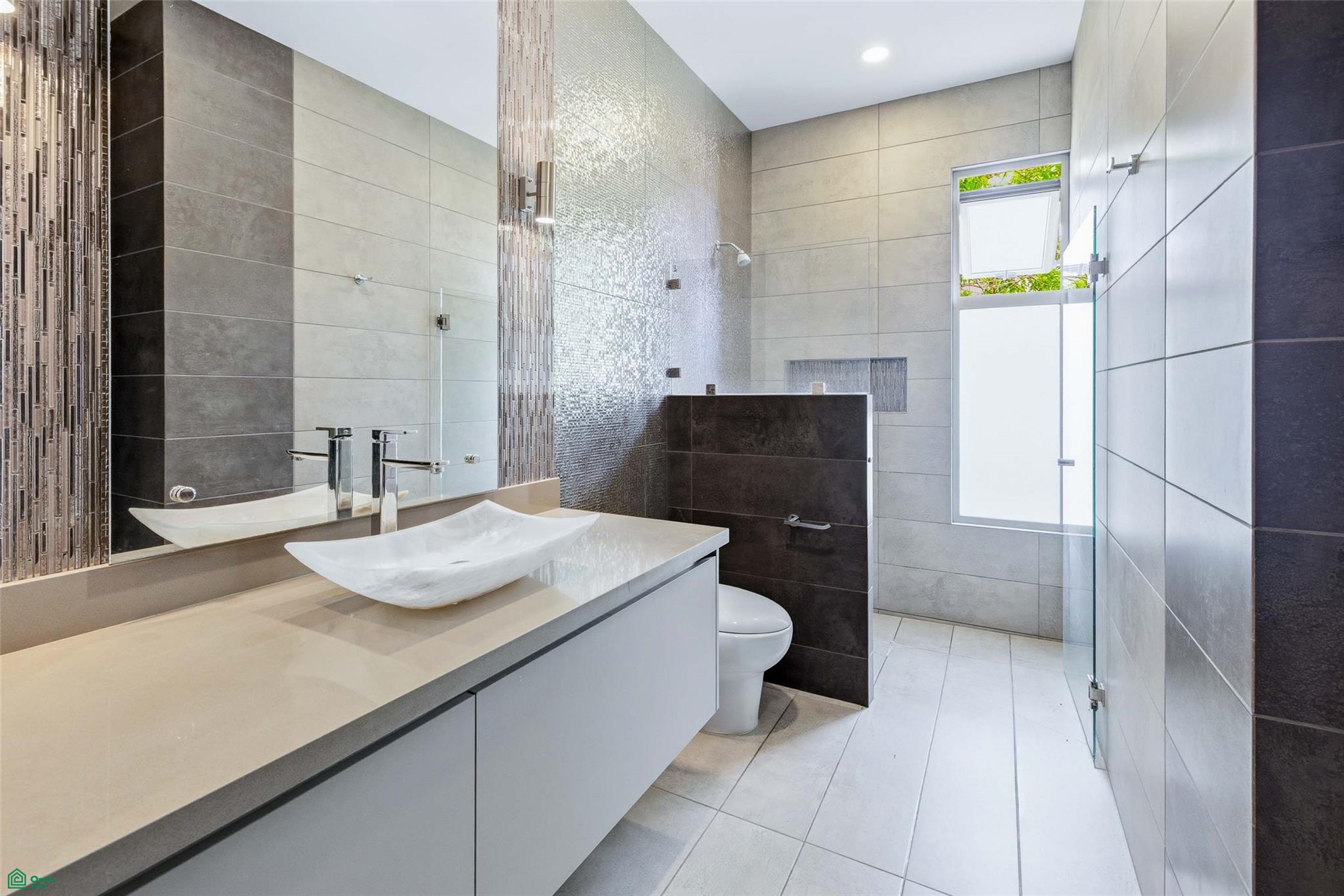 Contemporary Family Residence