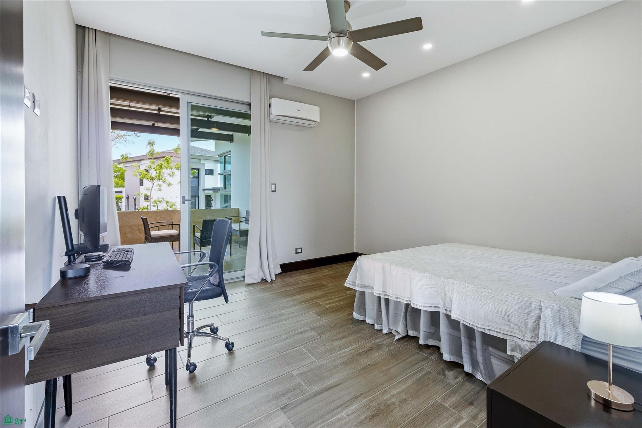 Contemporary Family Residence