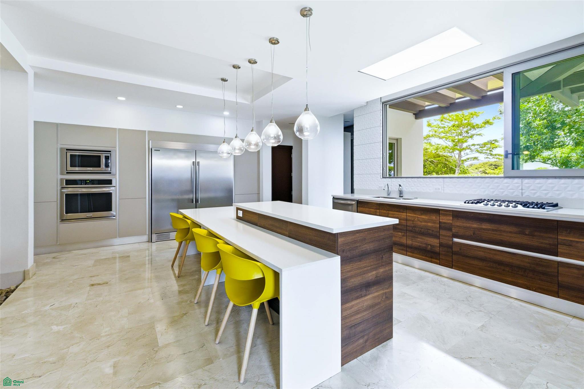 Contemporary Family Residence