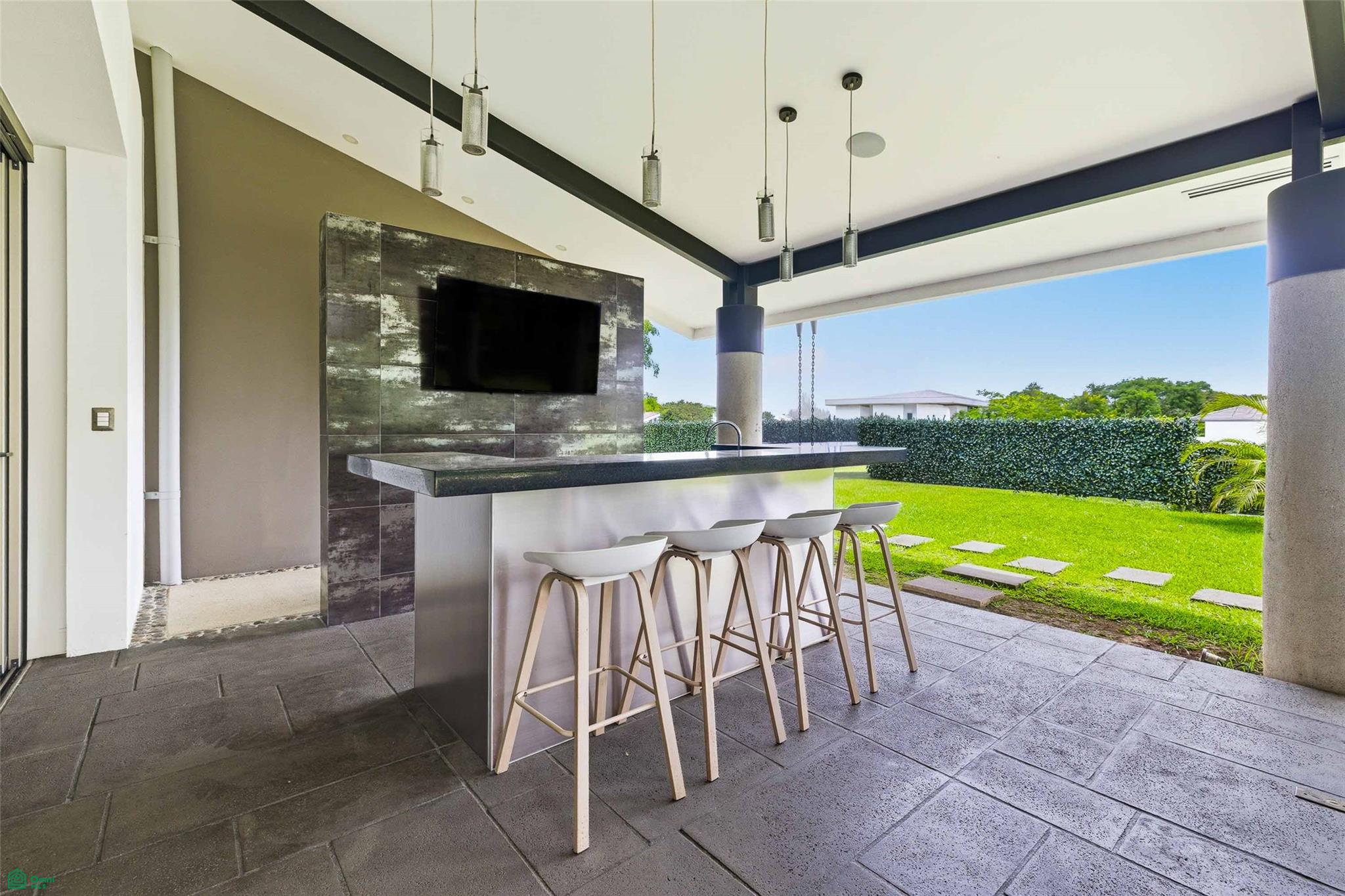 Contemporary Family Residence