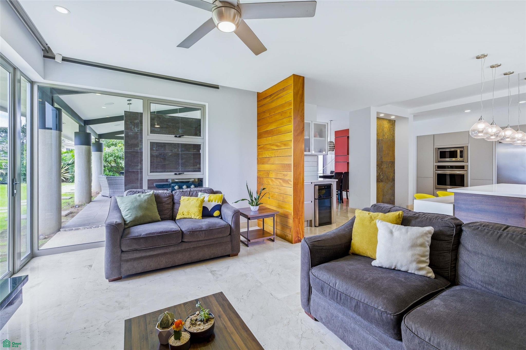Contemporary Family Residence
