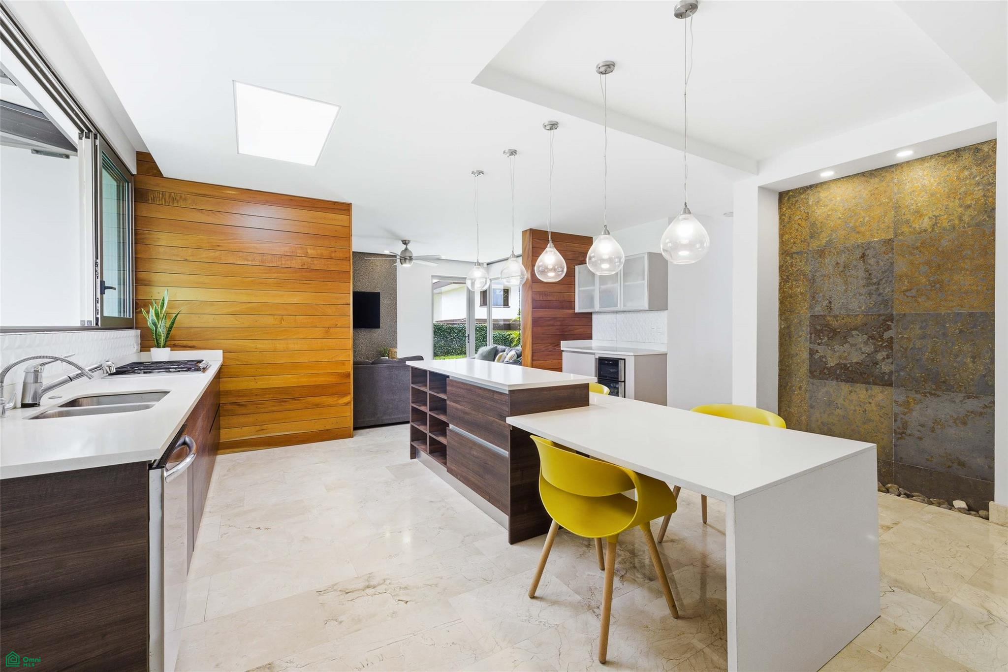 Contemporary Family Residence