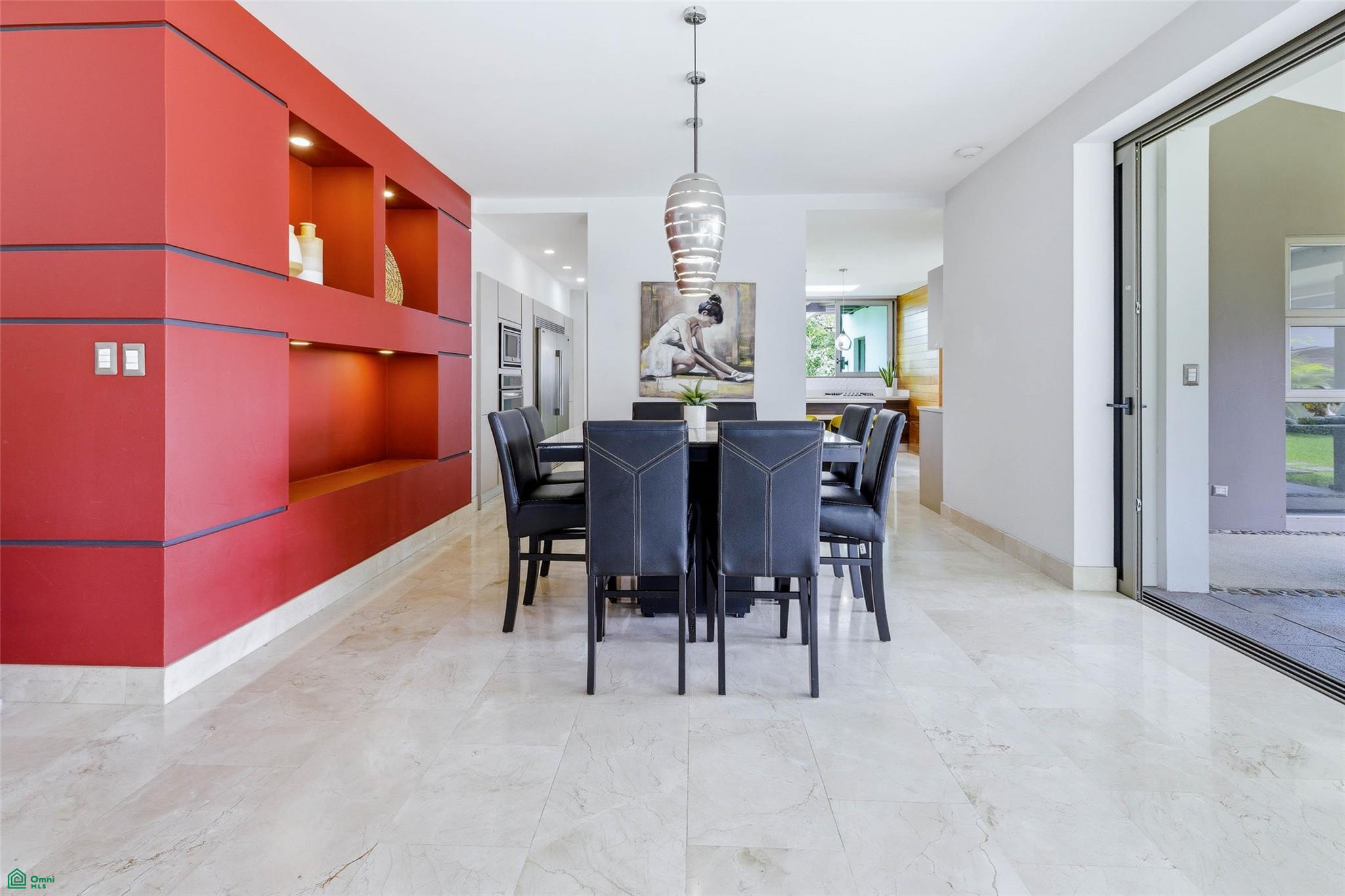 Contemporary Family Residence