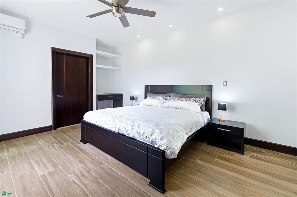 Contemporary Family Residence
