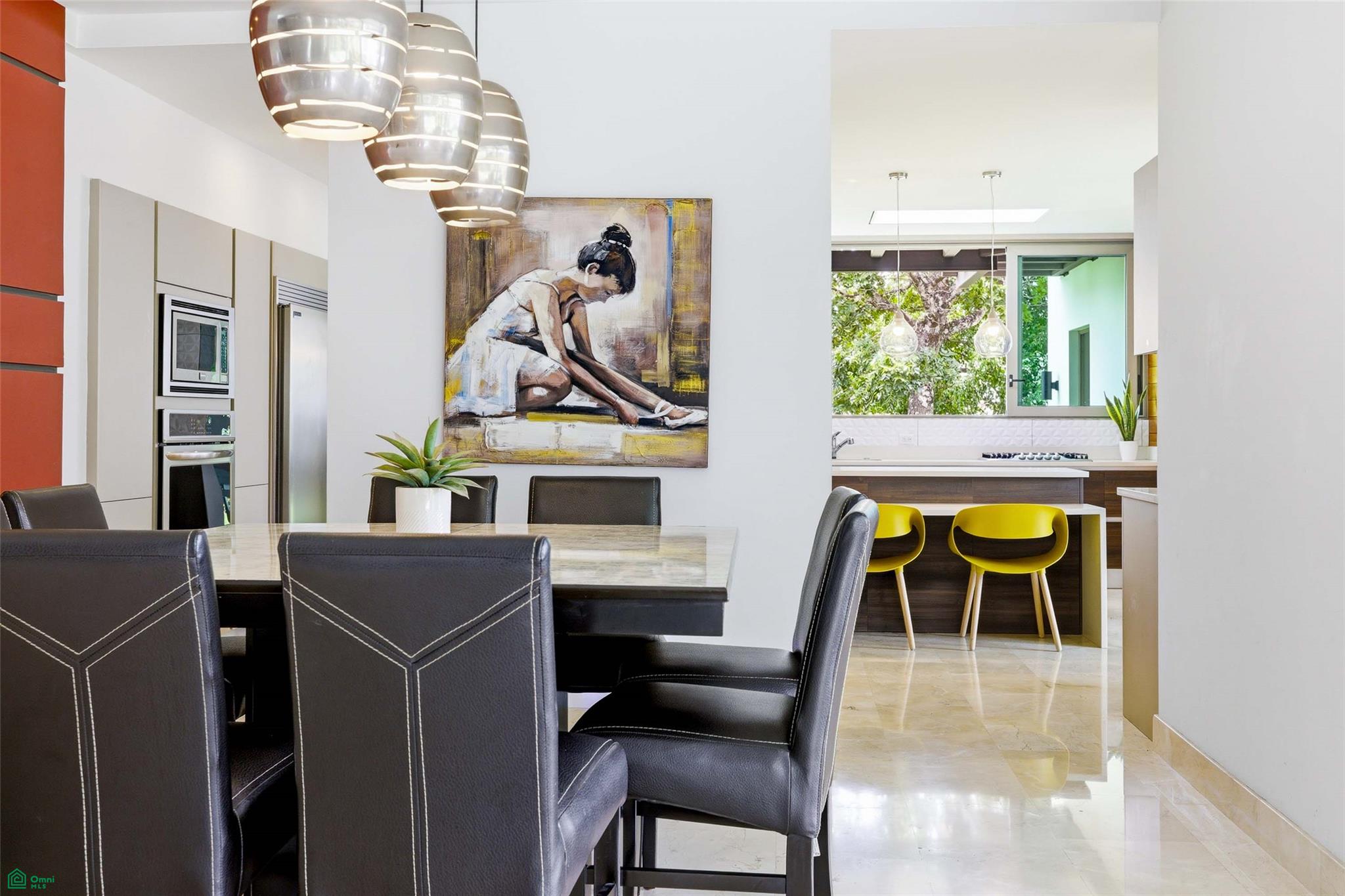 Contemporary Family Residence