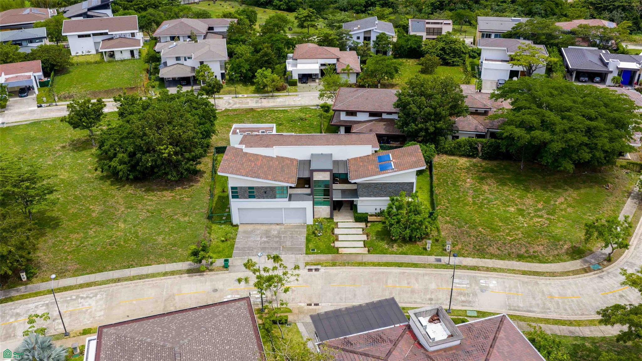 Contemporary Family Residence